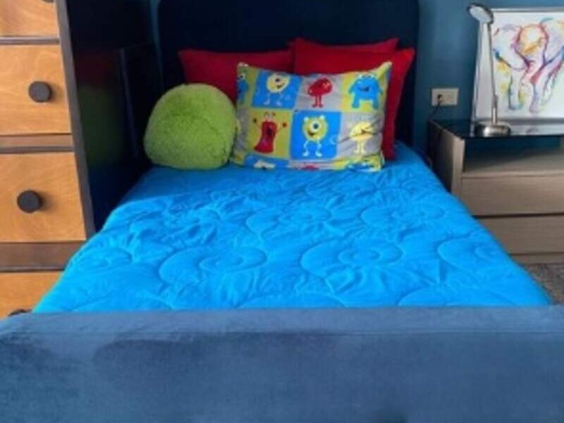 Cama individual forrada azul México