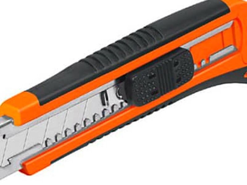 Cutter profesional alma metálica grip Cancún