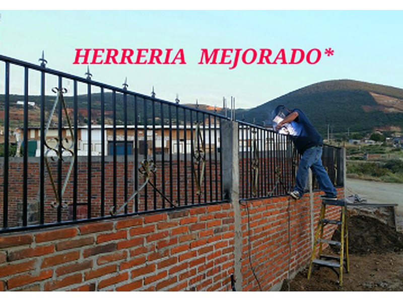 Cerramiento de puertas en acero México Herreria Mejorado"