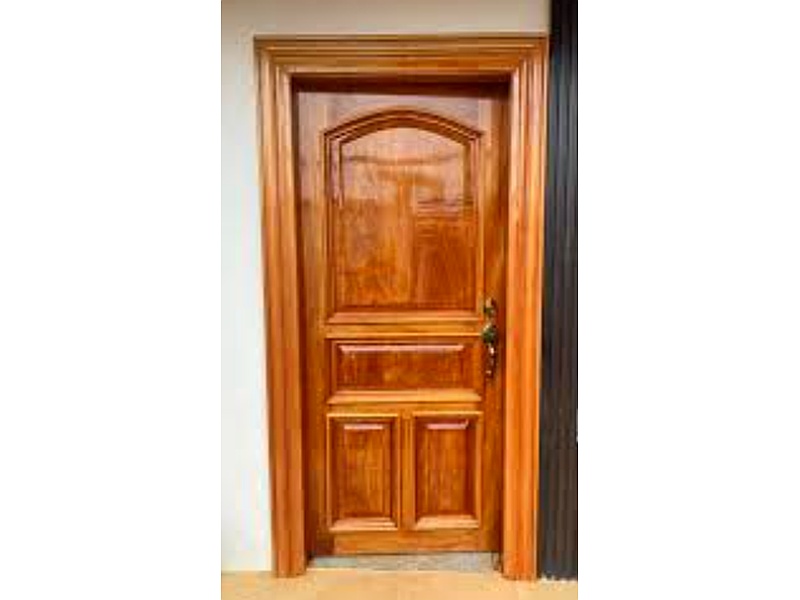 Puerta de madera con acabado brillante Carpinteria Arteimadera Mexico