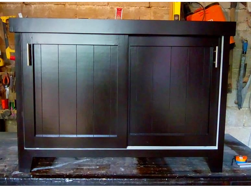 Mueble para cocina de pino en acabado color chocolate MEXICO