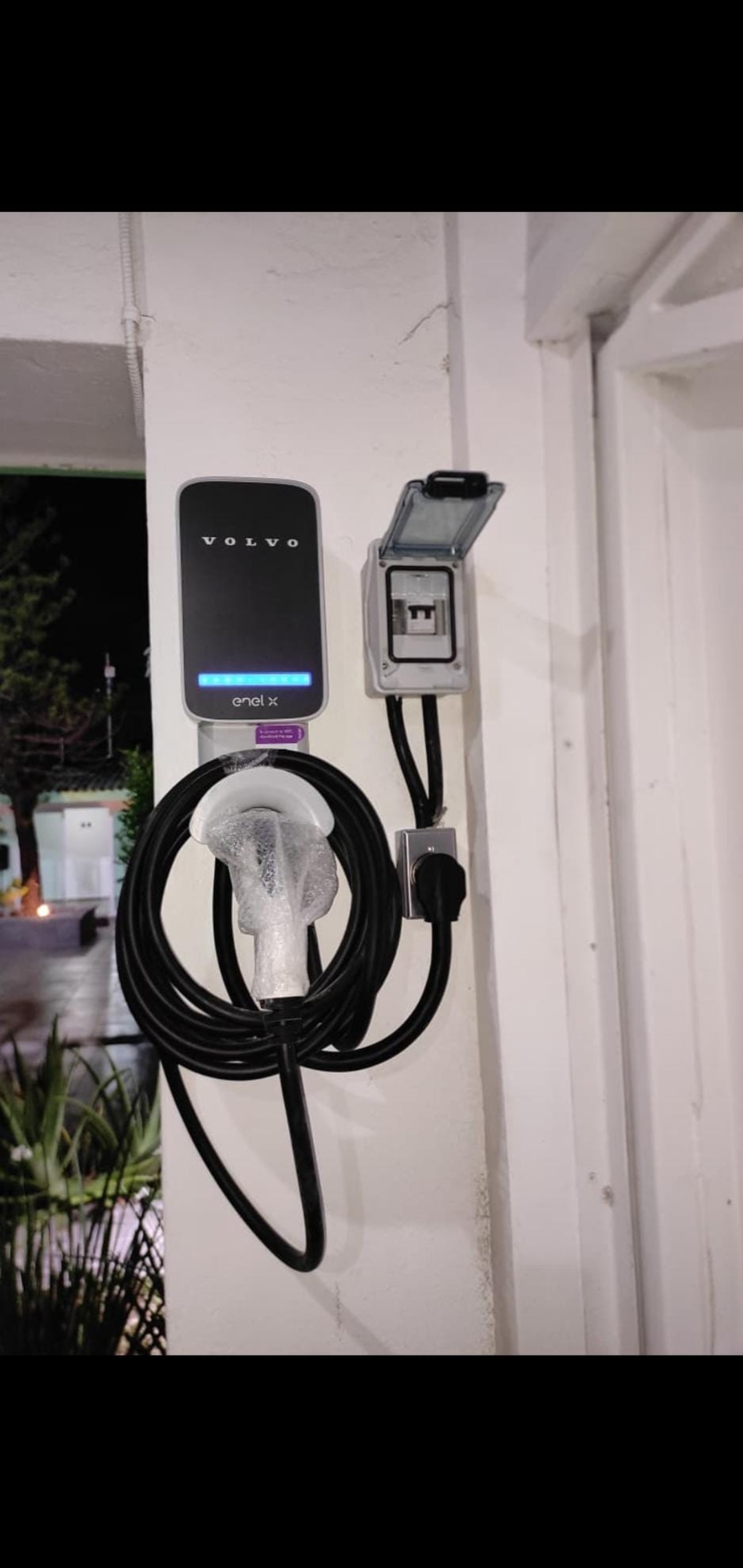 Instalación centro de carga para carro.