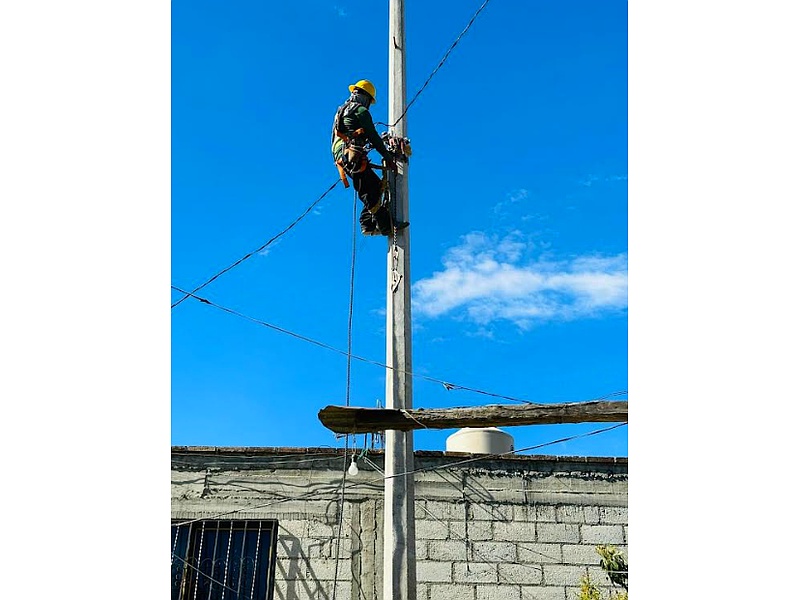 Instalación de luminarias México