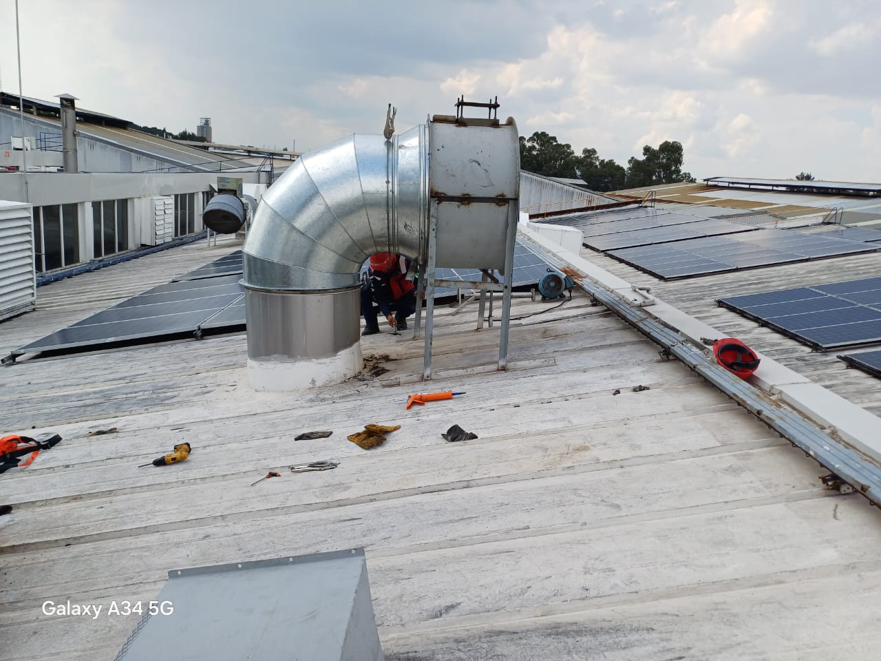 INSTALACIÓN DE DUCTOS DE EXTRACCION DE AIRE
