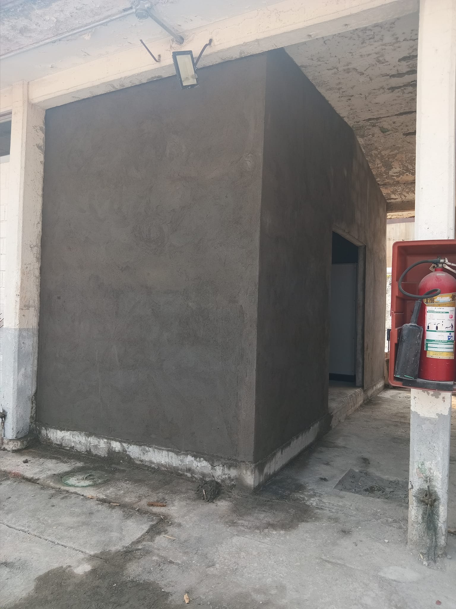 CONSTRUCCION DE CUARTO DE CONTROL