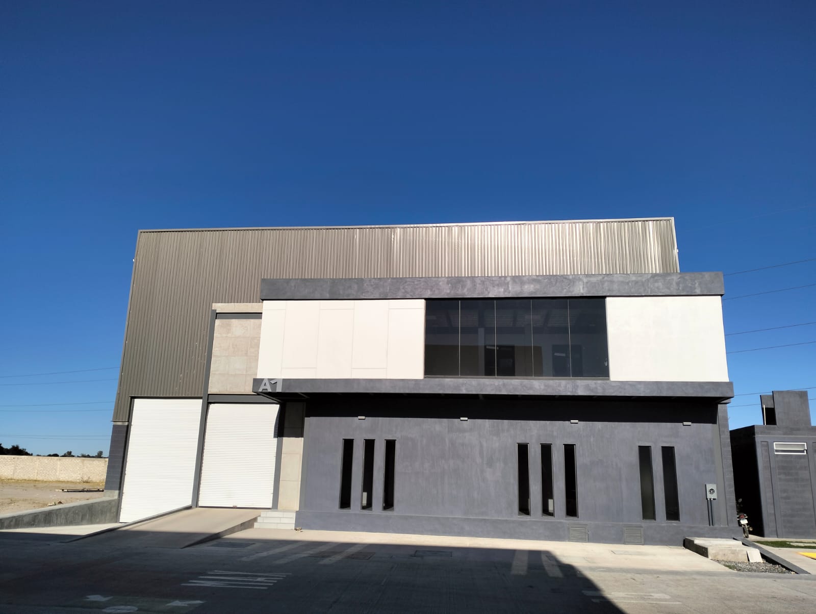 RENTA DE NAVE INDUSTRIAL 832 M2