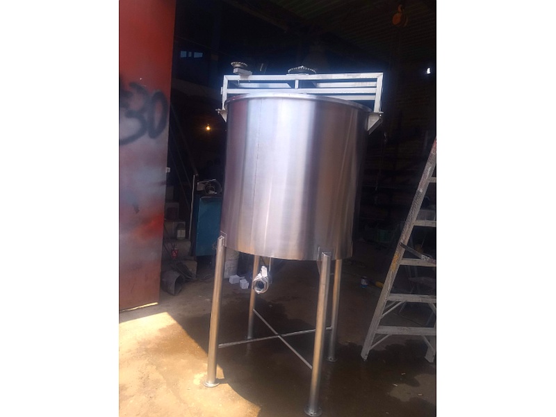 Fabricación de tanques de almacenamiento de acero inoxidable