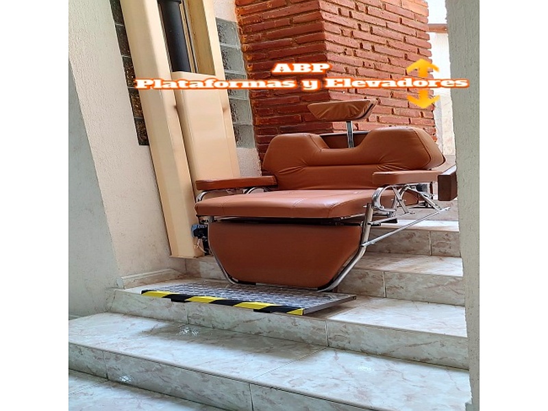 Silla salvaescalera vertical
