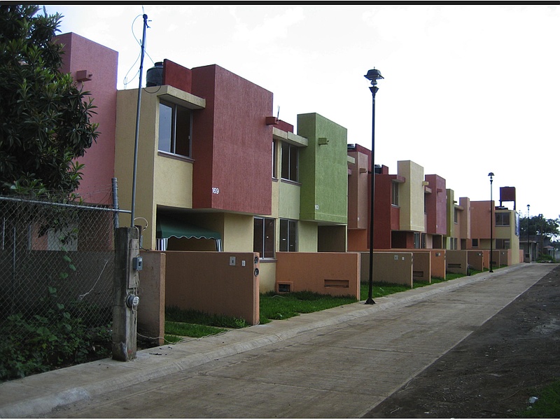 CONSTRUCCION DE VIVIENDA  MULTIFAMILIAR