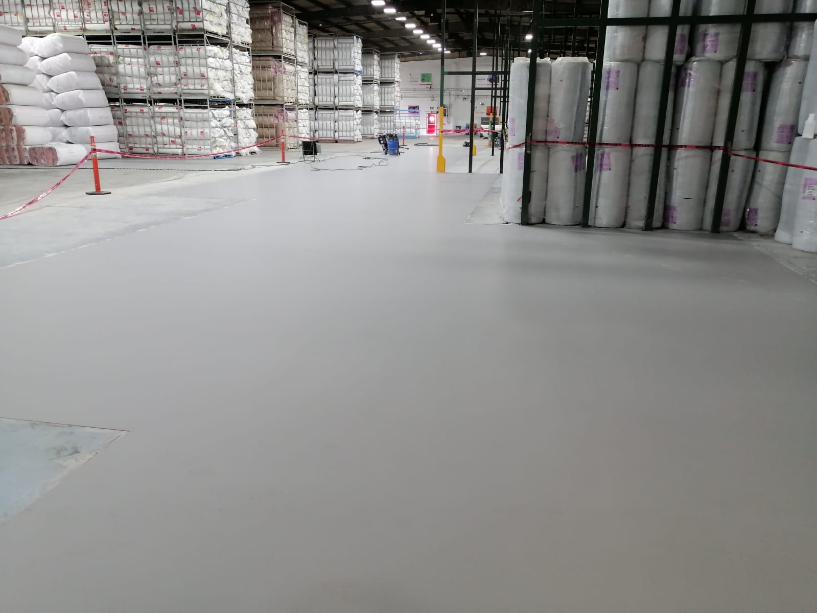 INSTALACIÓN DE PISOS URETANO CEMENTICIO