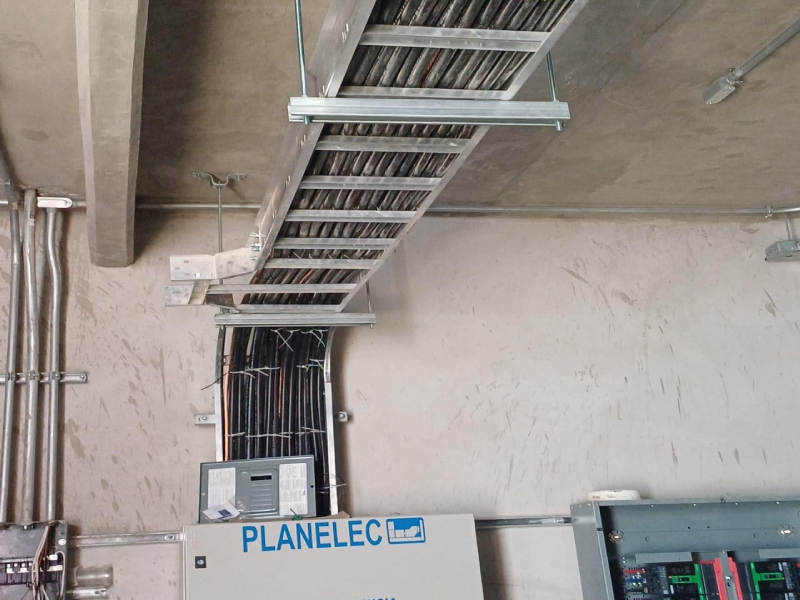 Implementación y mantenimiento de cableado estructurado y fibra óptica