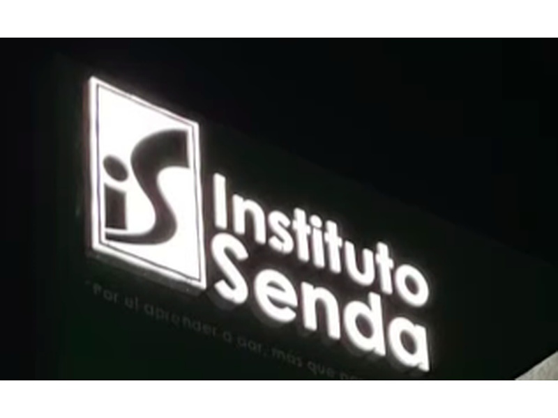 letras 3D con iluminación Rosales Influencia Publicidad