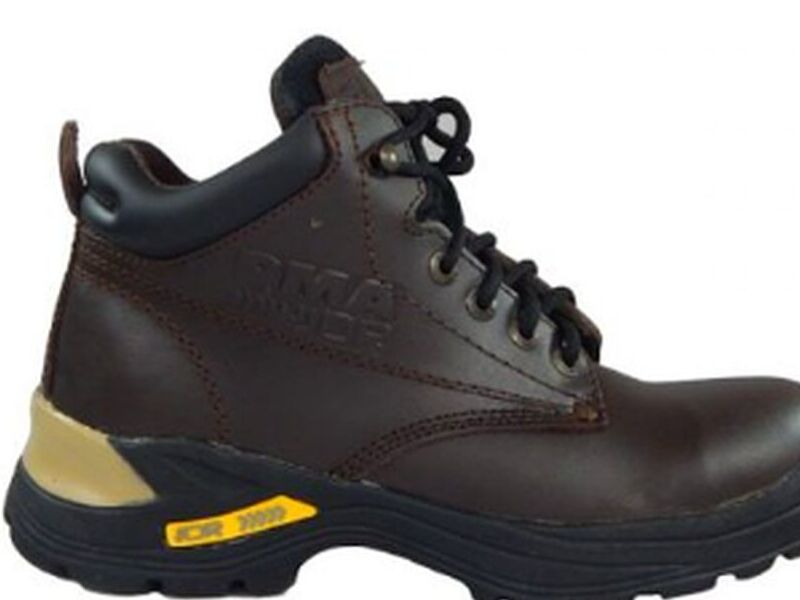 BOTA PMA CAFÉ CON CASCO DE ACERO