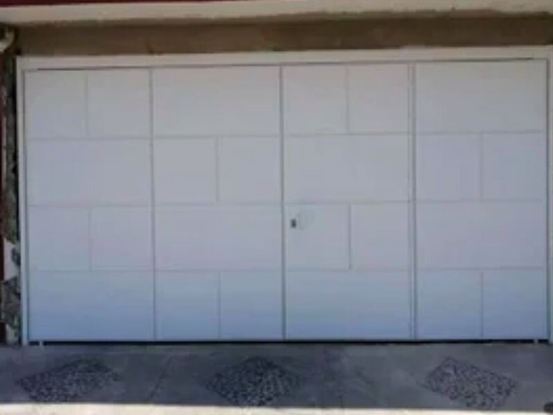 Portón automático blanco Guadalajara