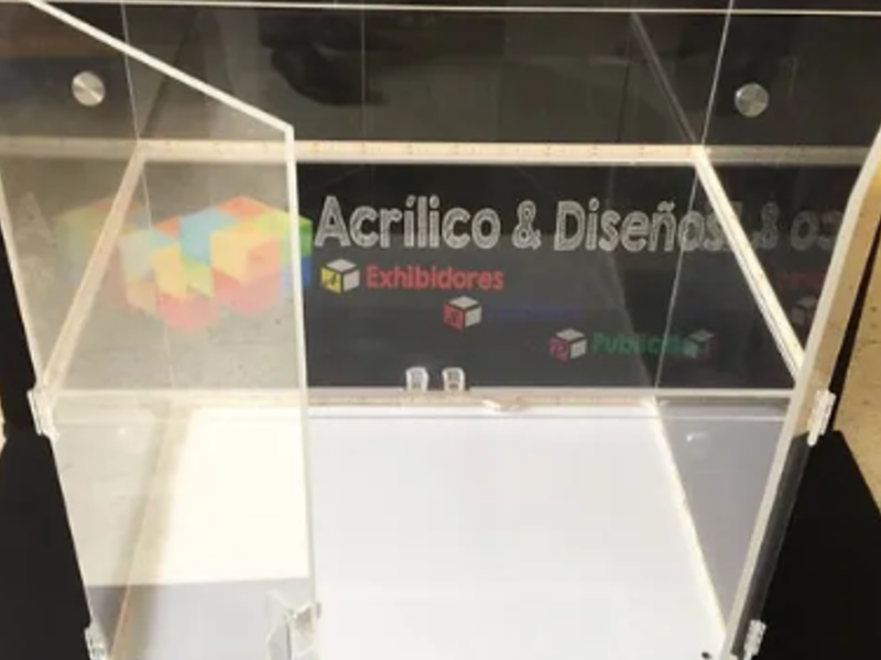 Diseño  exhibidores  acrílico    Mexico