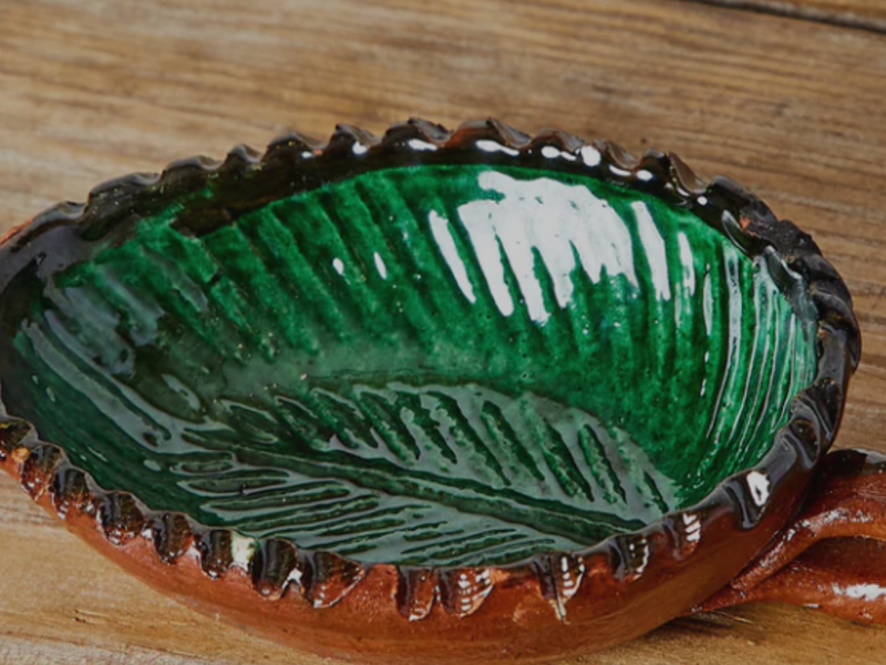 Cuenco de barro vidriado hoja verde México
