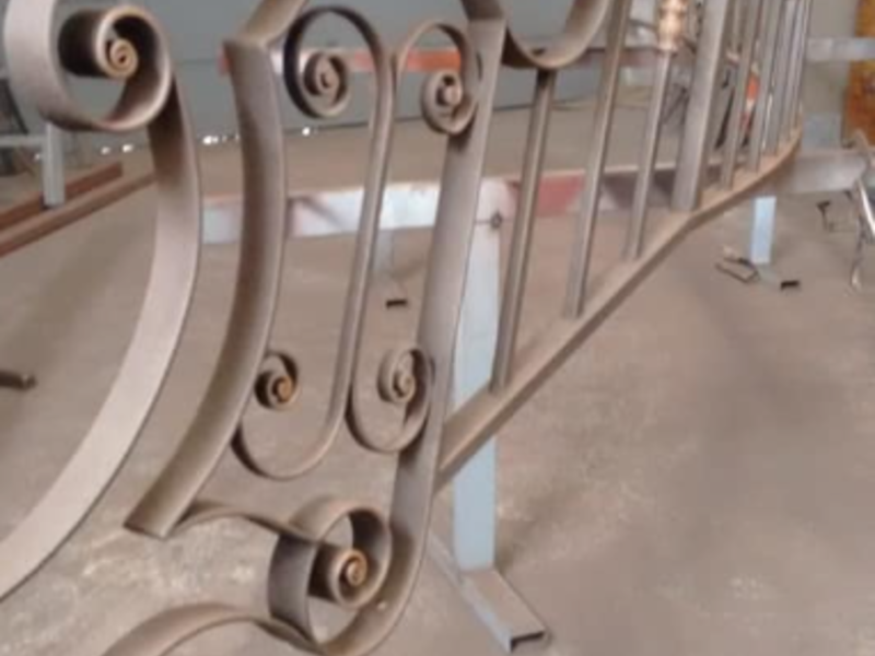 Barandal escalera México