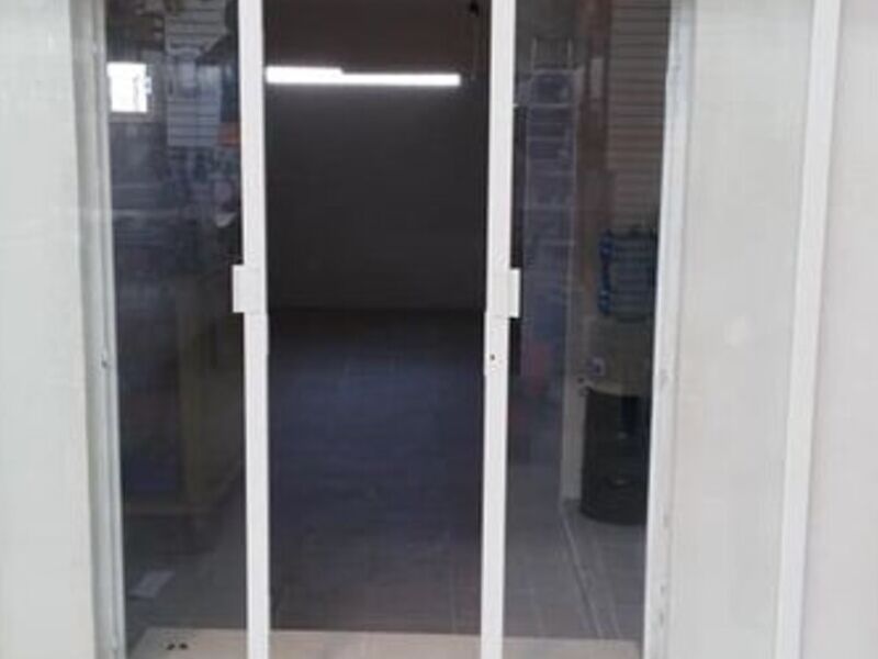 puerta aluminio blanco