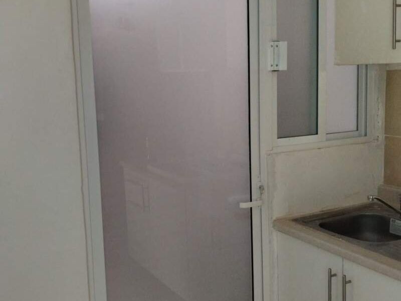Puerta abatible de aluminio