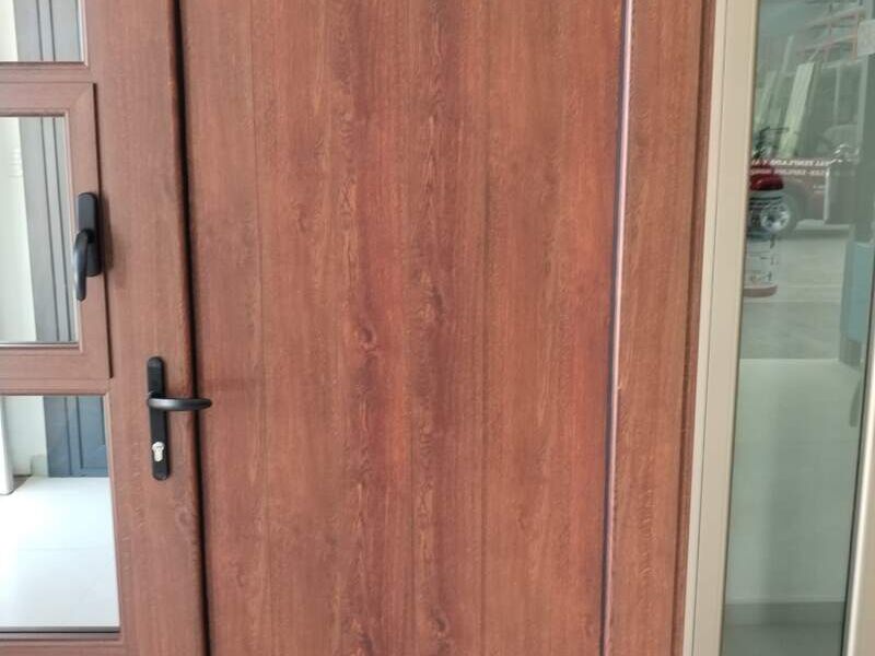 Puerta madera