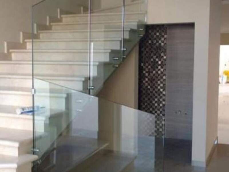 Barandal cristal templado Madero