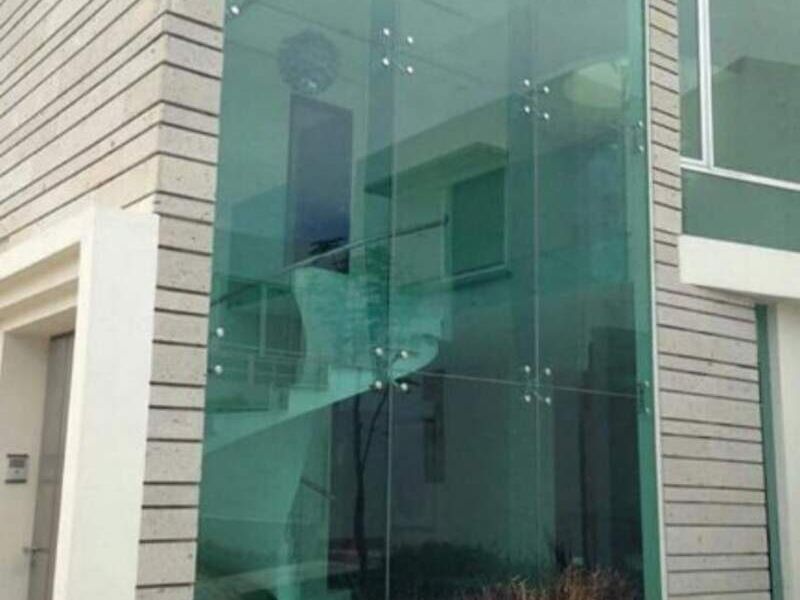 Fachada cristal templado Madero