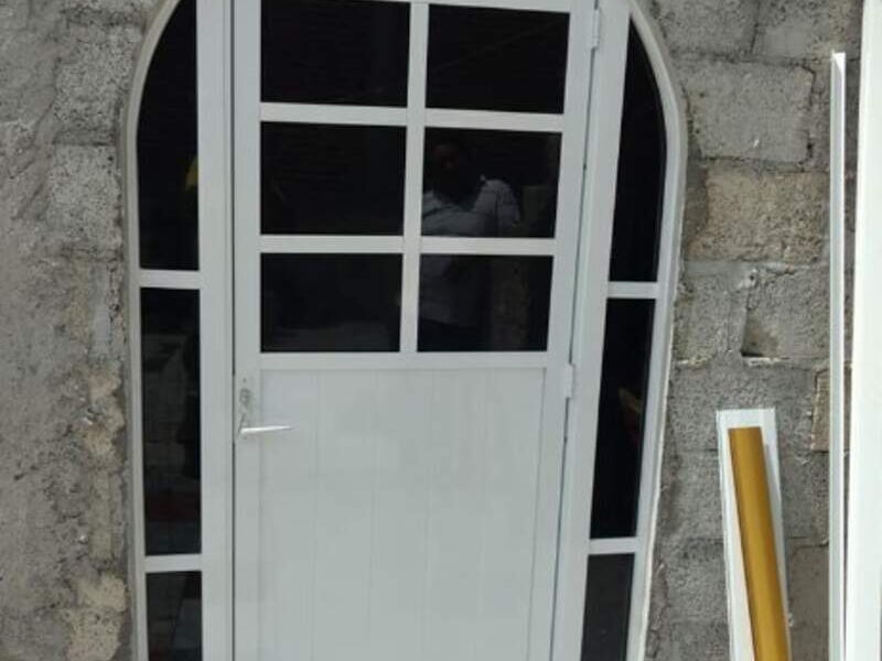 Puerta aluminio blanco Ahuazotepec