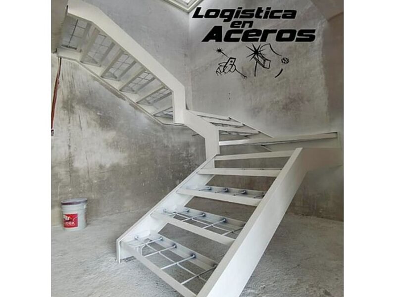 Instalación escaleras acero México 