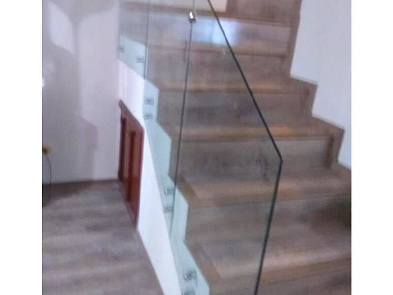 Barandal gradas cristal Guadalupe
