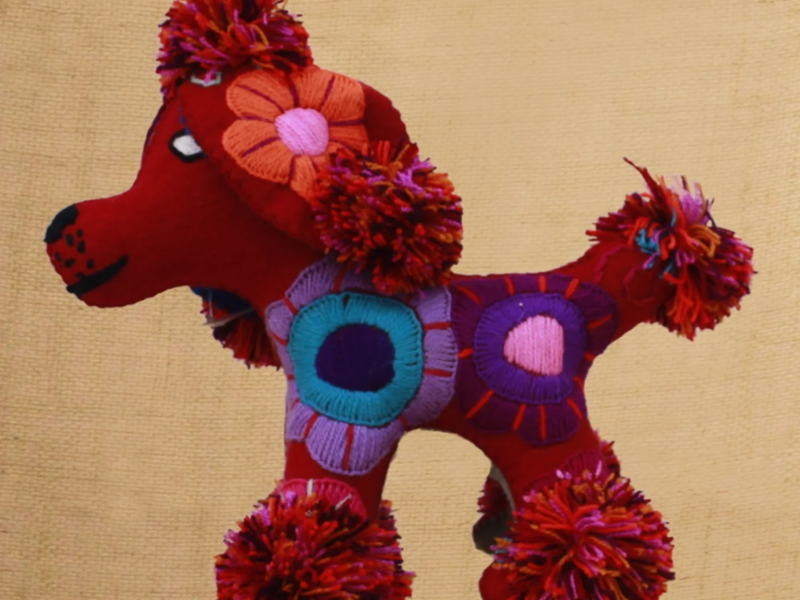 PERRO POODLE BORDADO México