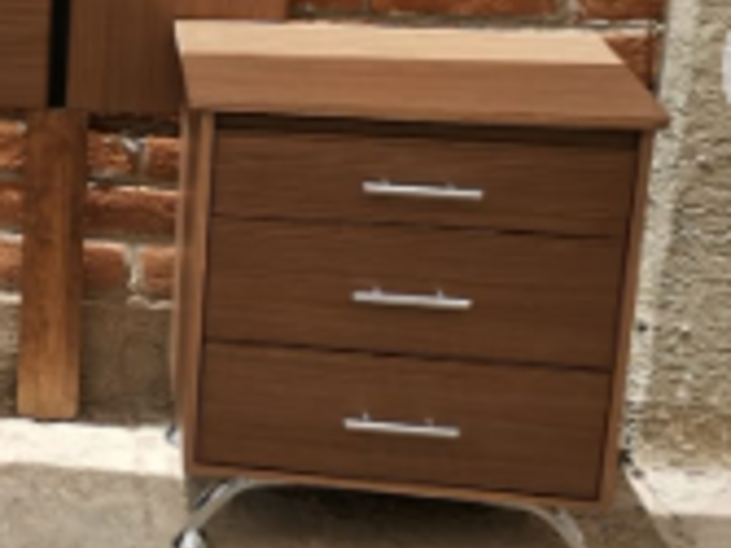 Velador de dormitorio Chihuahua