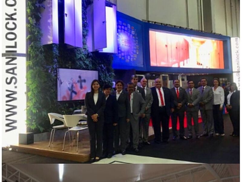STAND 15 X 3.5 ESQUINA CDMX