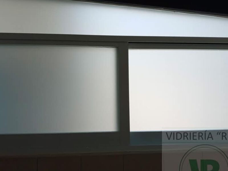 Ventana de vidrio translúcido México