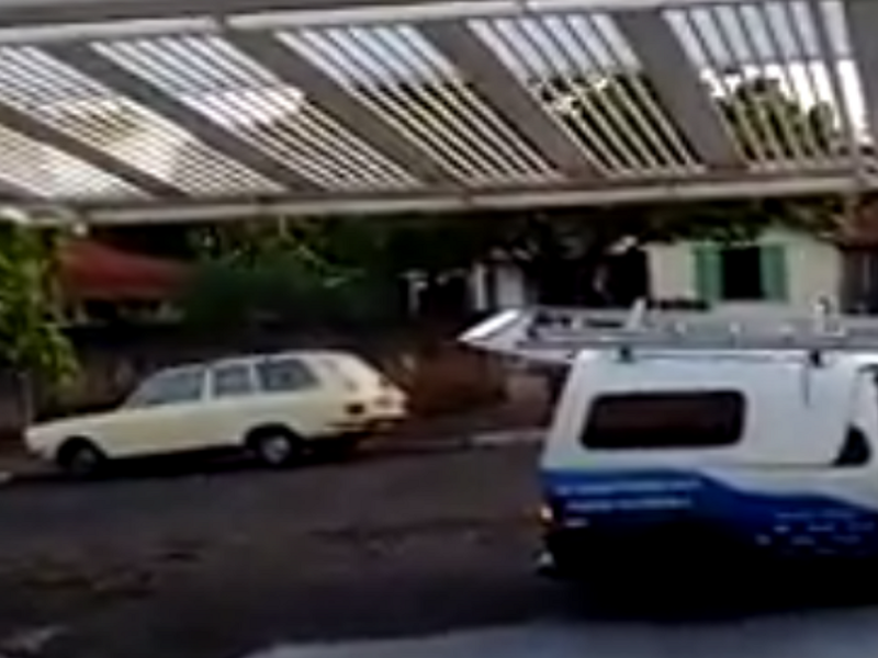 Puerta automatica rigida