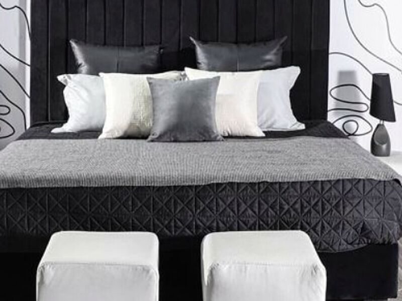 Cama King Size Megan Negro