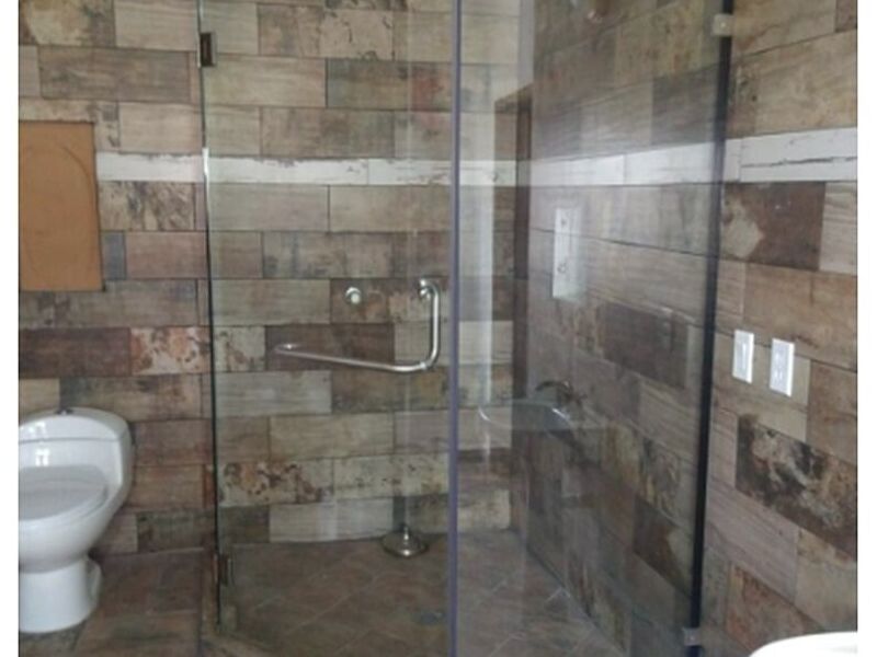 CANCEL DE BAÑO CON CRISTAL TEMPLADO QUERÉTARO