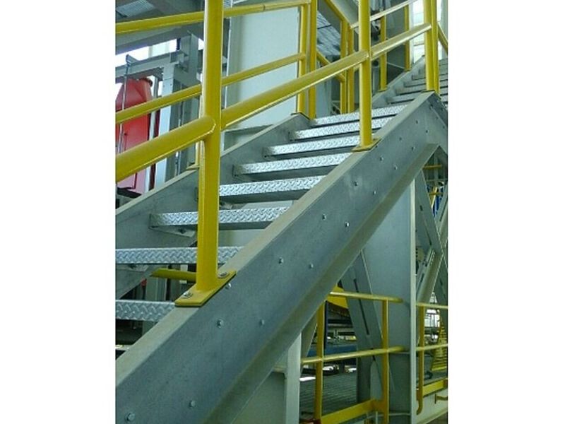 Instalación barandales seguridad Industrial 