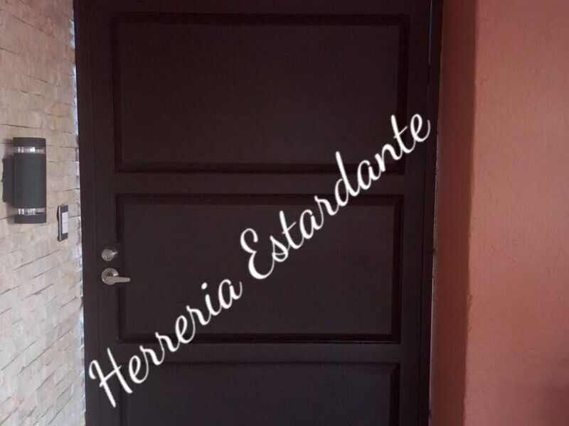 Puerta pasillo México 