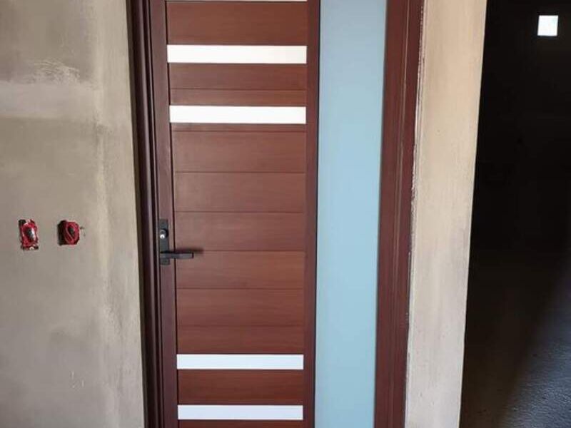 Puerta nogal