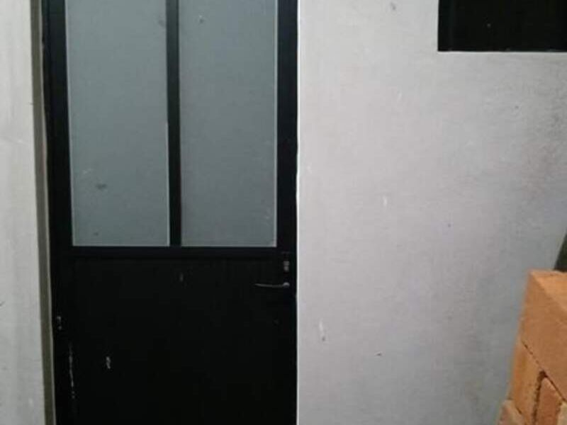 Puerta aluminio