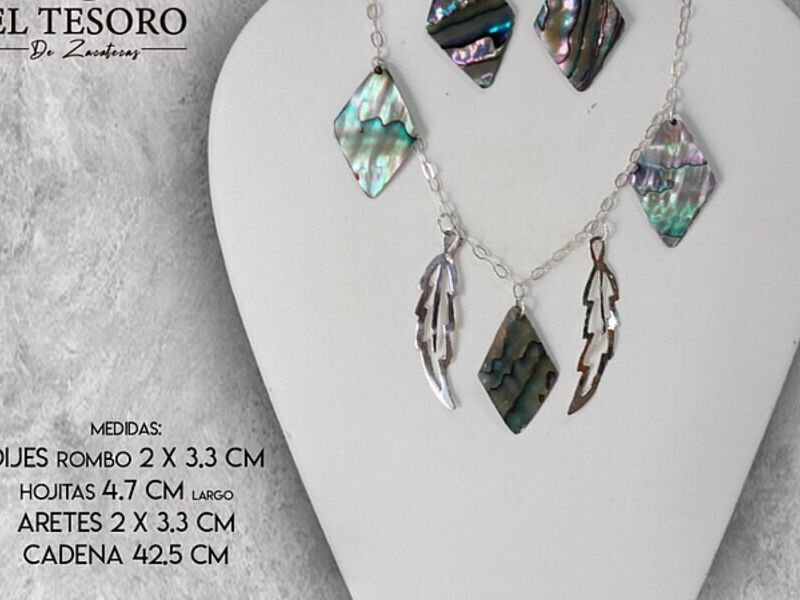 Plata con piedra de colores