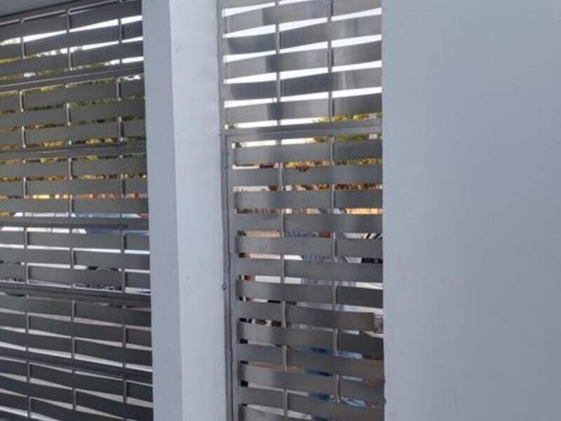 Puerta de aluminio 