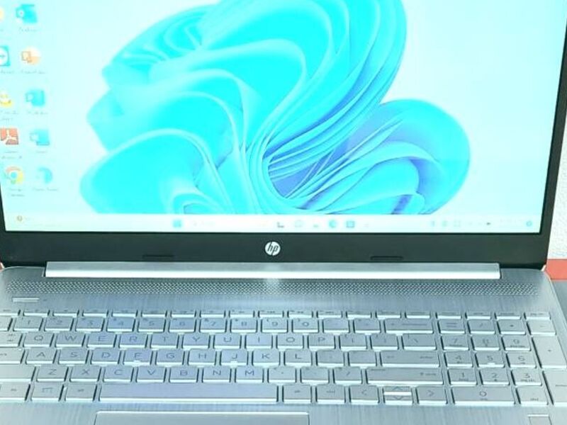 LAPTOP SEMINUEVA HP 15-DY2007CY