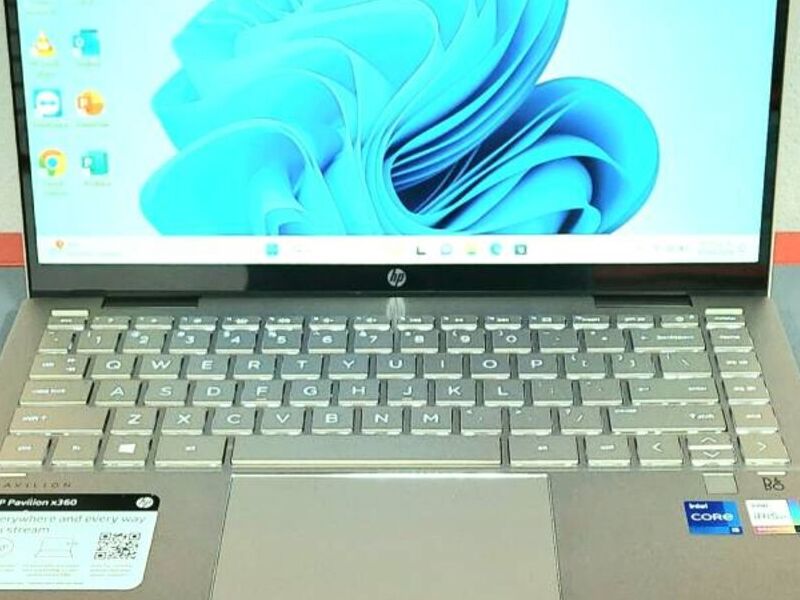 LAPTOP SEMINUEVA HP X360 14M-DY1033DX