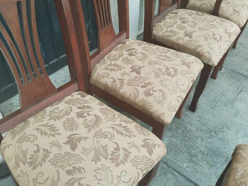 Silla Tapizada Beige Monterrey
