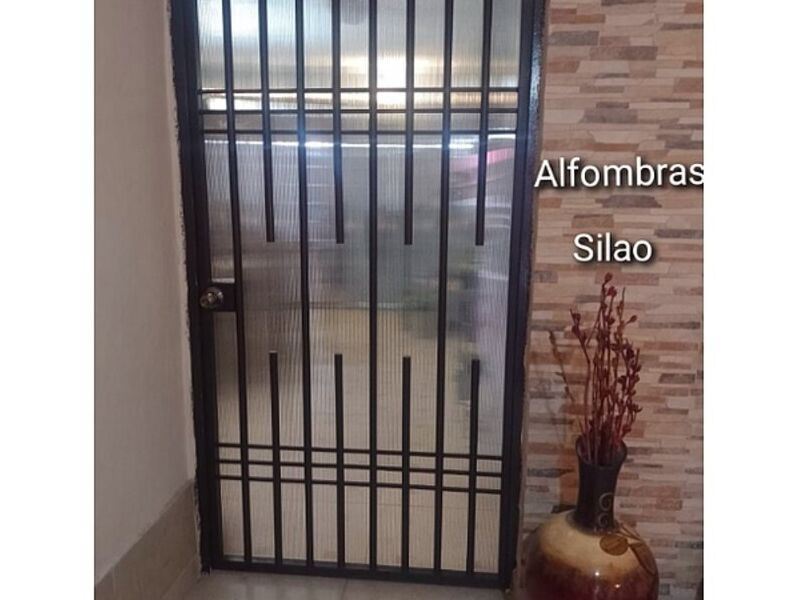 Puerta Hierro Silao