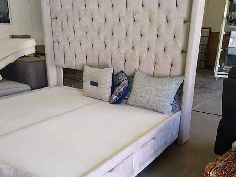 Cama Tapizada Perla Obregón