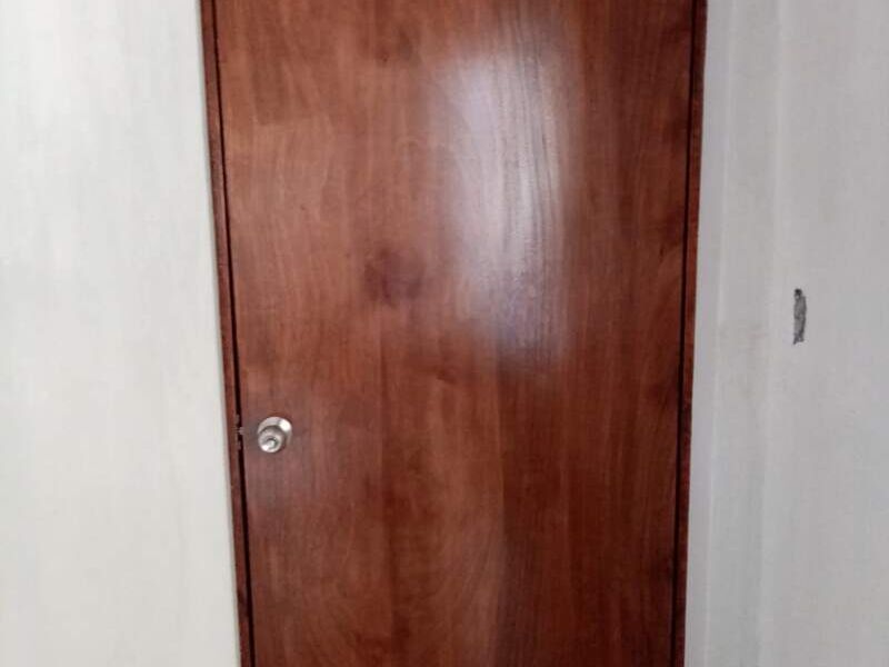 Puerta de madera de pino Tuxtla