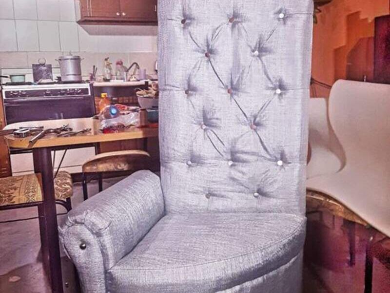 Silla Tapizada Platinada Torreón