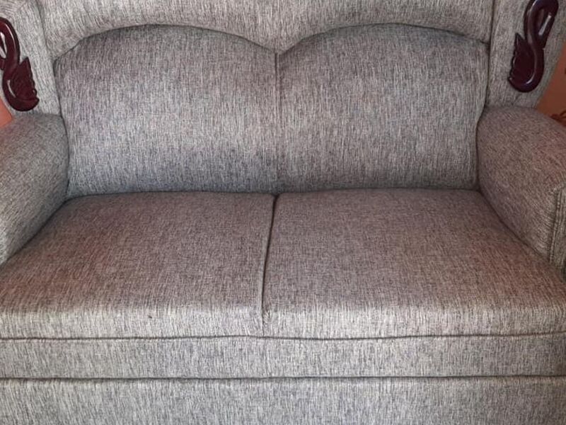 Sillón Tapizado Ocre Torreón